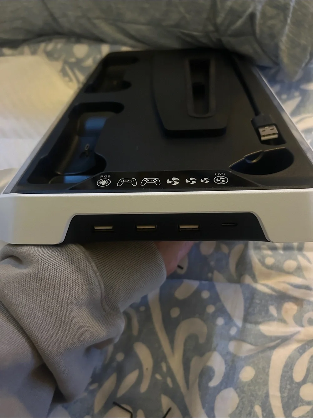 Multifunctional PS Series Cooling & Charging Stand - White